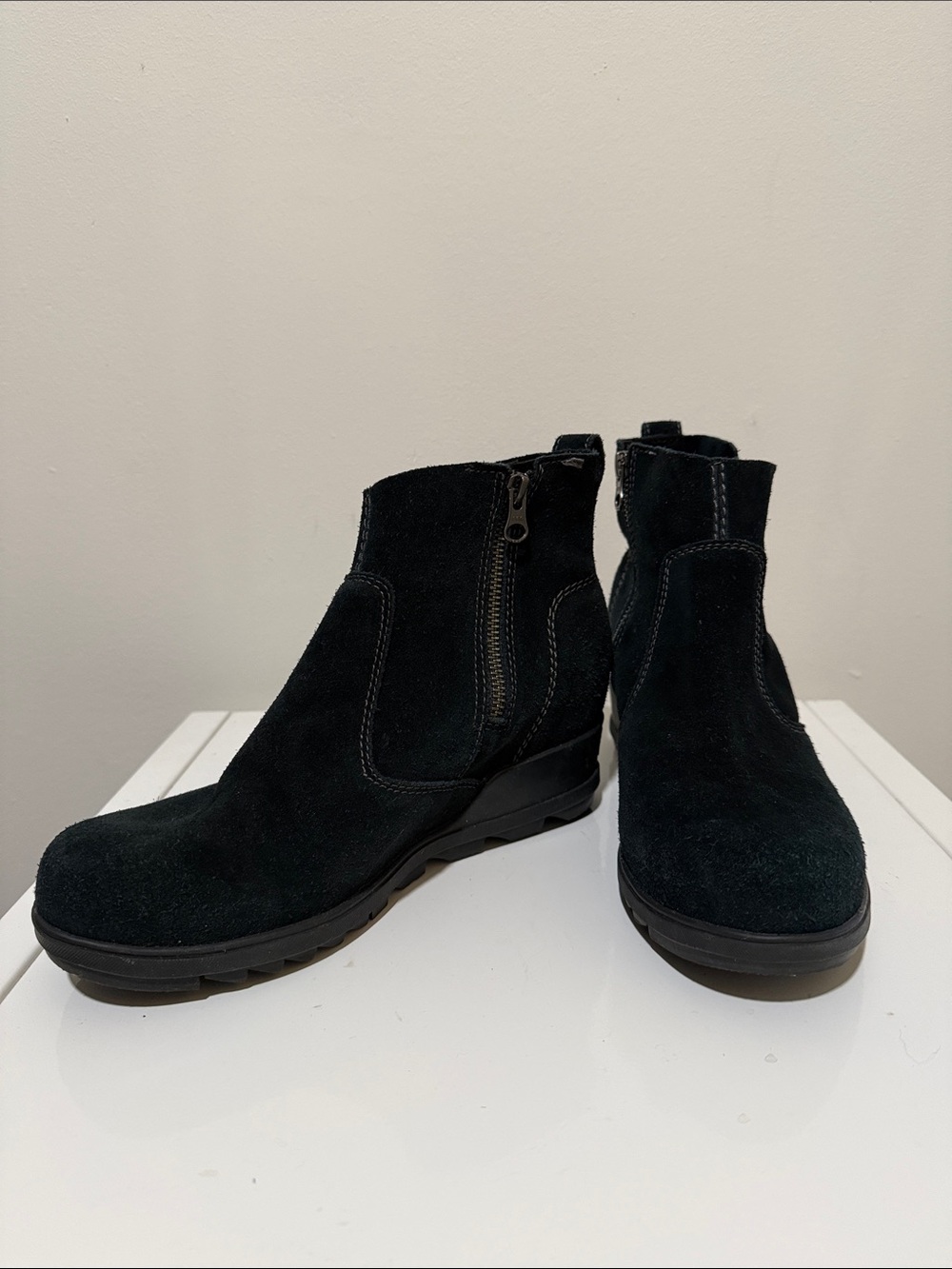 Sorel Women's Evie Waterproof Suede Embroidered Wedge Heel Zip Up Booties size 8
